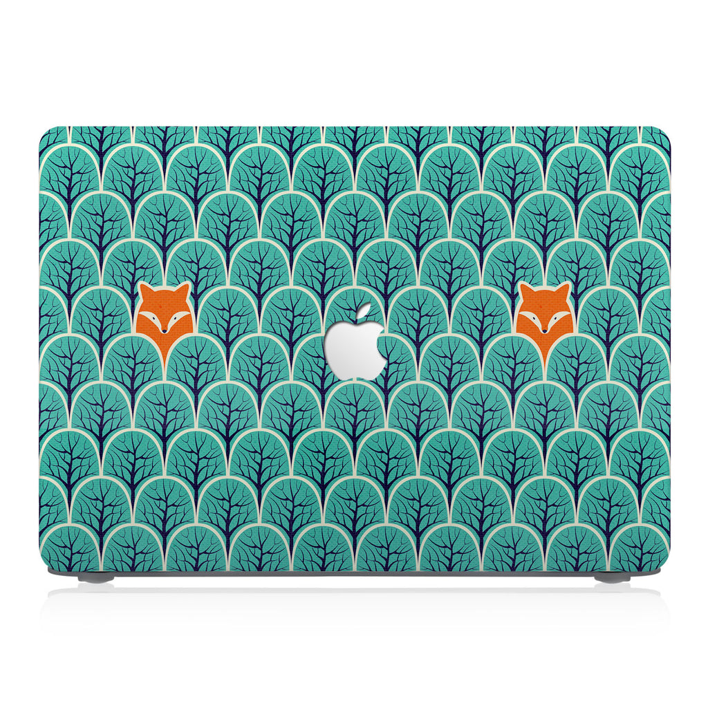 This lightweight, slim hardshell with Fox Fun design is easy to install and fits closely to protect against scratches