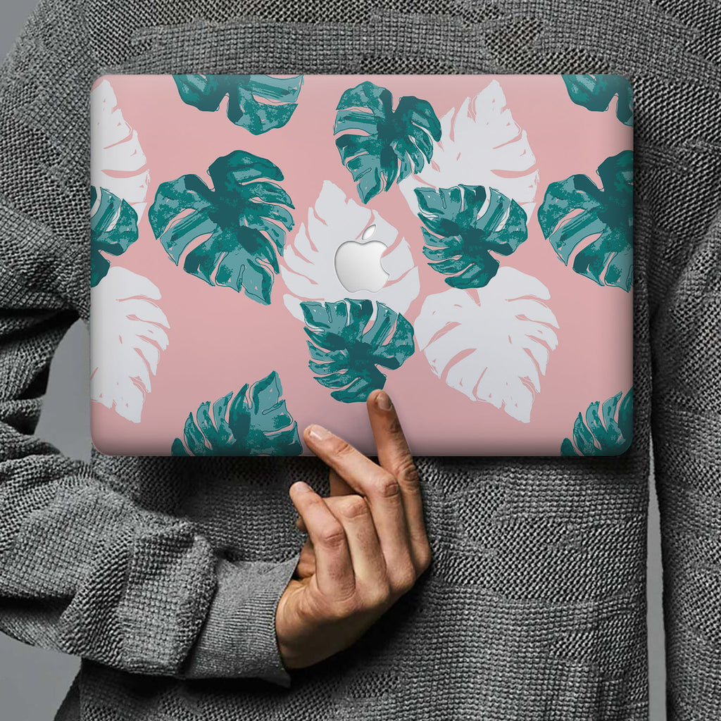 Form-fitting hardshell with Pink Flower 2 design keeps scuffs and scratches at bay
