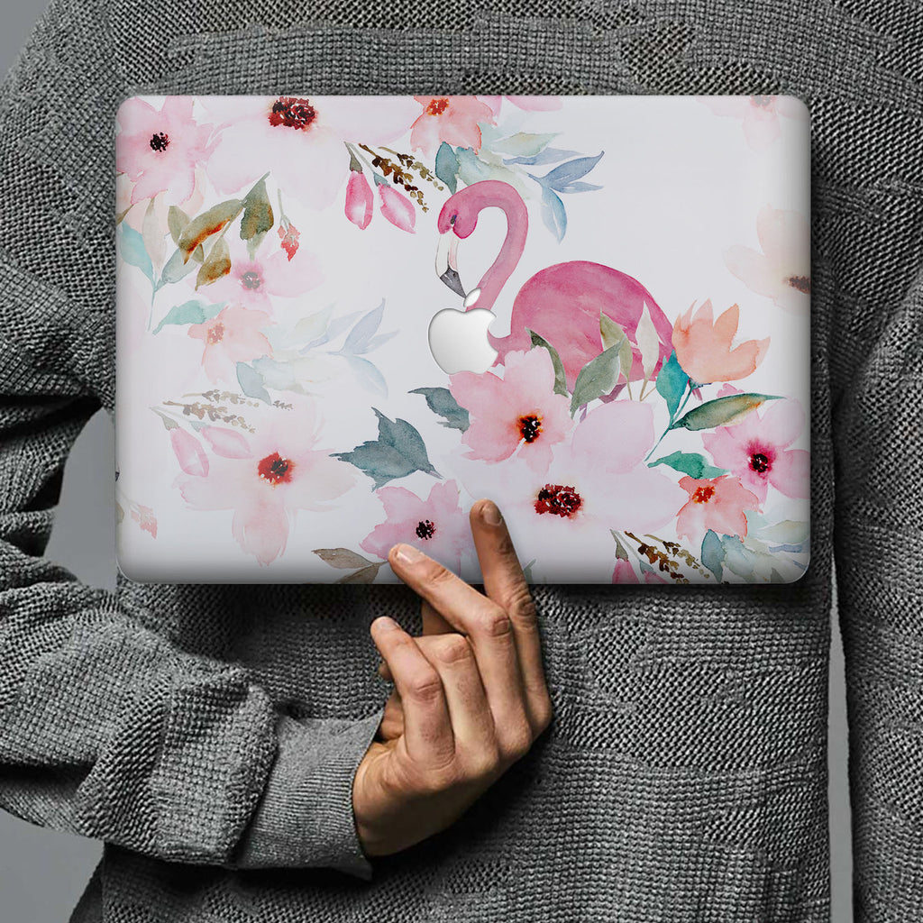 Form-fitting hardshell with Flamingo design keeps scuffs and scratches at bay