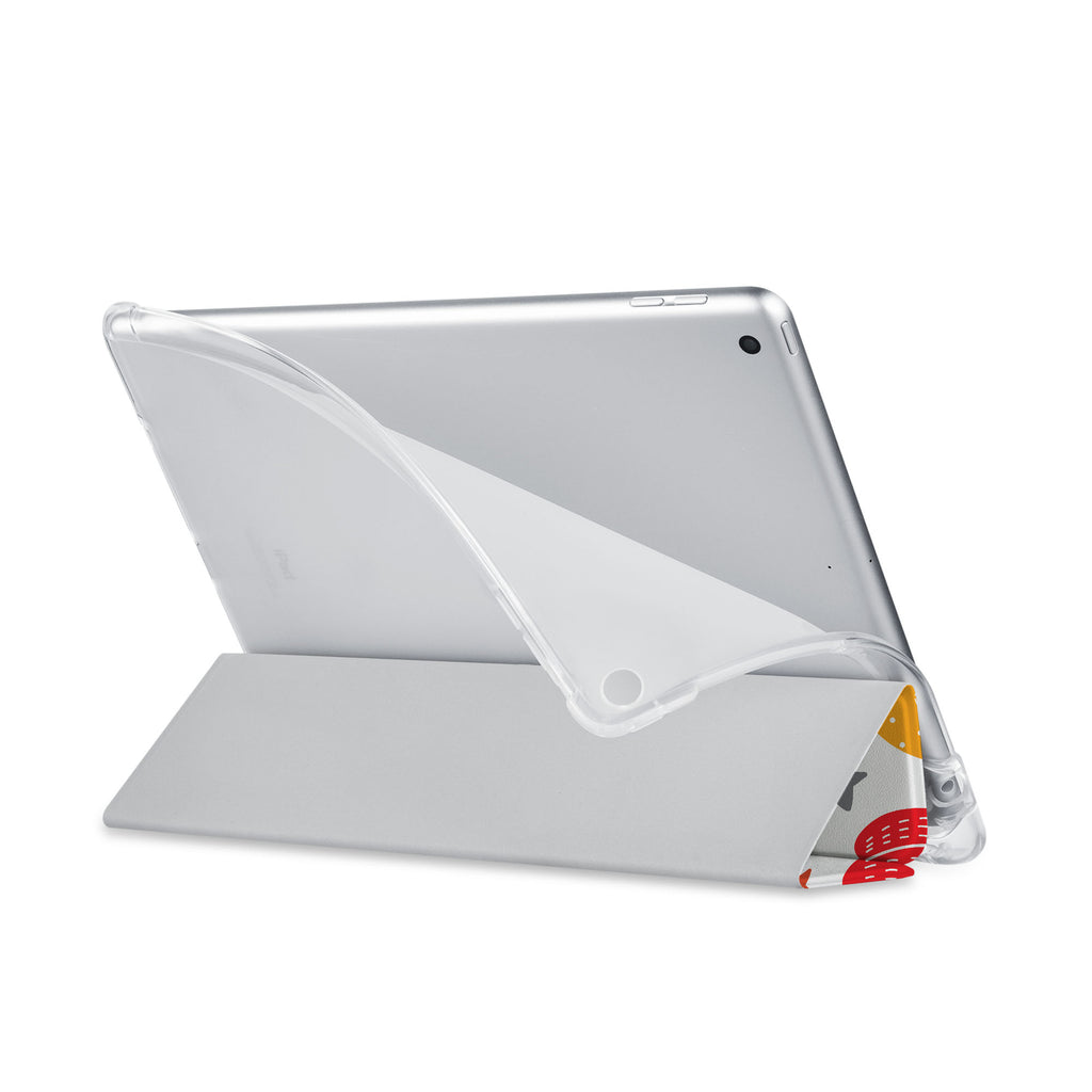Balance iPad SeeThru Casd with Halloween Design has a soft edge-to-edge liner that guards your iPad against scratches.